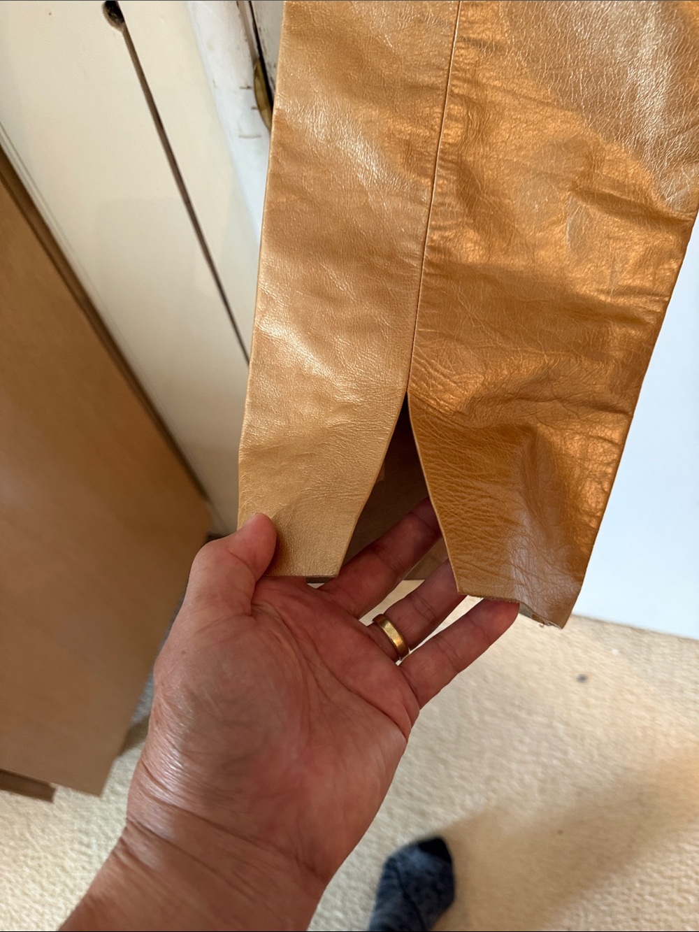 Banana Republic Vintage Gold Genuine Leather Pants Lined Split Leg | Size 6 - Picture 6 of 13